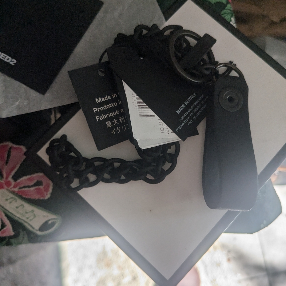 Dsquared2 key chain - Picture 2 of 3
